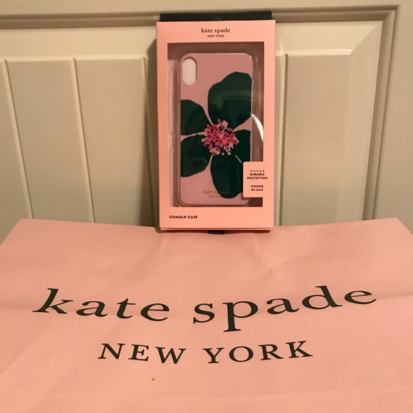 kate spade Accessories - NWT Kate Spade iPhone XS Max Case